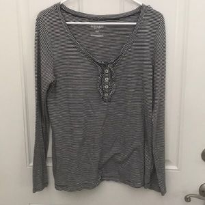 Old Navy long sleeved tee